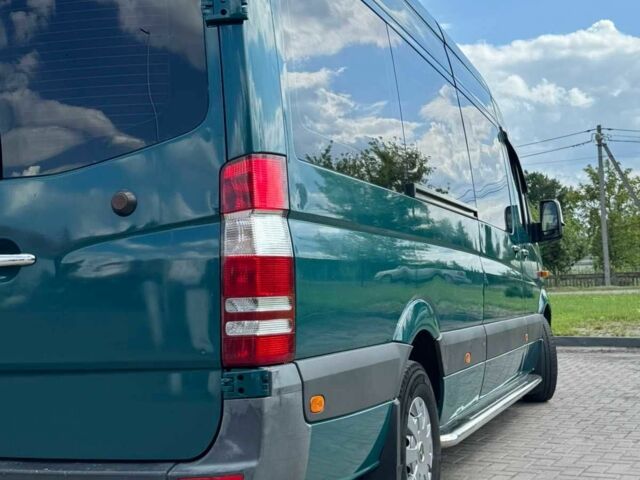 Зеленый Мерседес Sprinter, объемом двигателя 2.2 л и пробегом 380 тыс. км за 20500 $, фото 4 на Automoto.ua