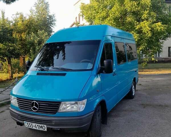 Зеленый Мерседес Sprinter, объемом двигателя 0 л и пробегом 680 тыс. км за 7000 $, фото 4 на Automoto.ua