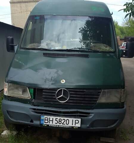 Зелений Мерседес Sprinter, об'ємом двигуна 2.3 л та пробігом 300 тис. км за 2700 $, фото 5 на Automoto.ua