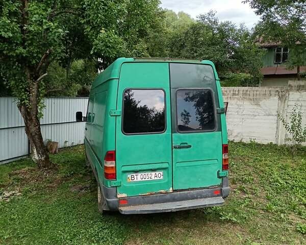 Зеленый Мерседес Sprinter, объемом двигателя 2.3 л и пробегом 600 тыс. км за 3500 $, фото 3 на Automoto.ua