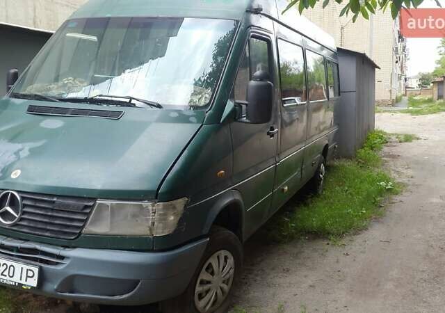 Зелений Мерседес Sprinter, об'ємом двигуна 2.3 л та пробігом 300 тис. км за 2700 $, фото 11 на Automoto.ua
