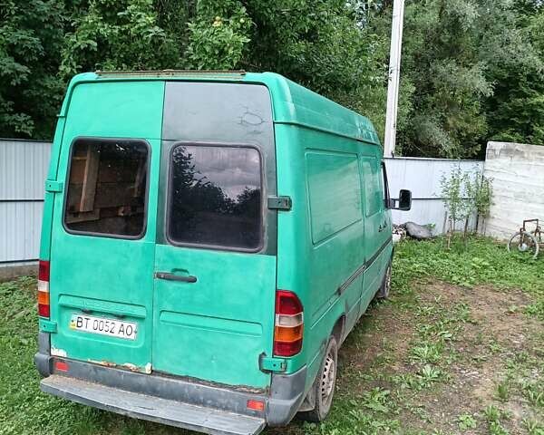 Зеленый Мерседес Sprinter, объемом двигателя 2.3 л и пробегом 600 тыс. км за 3500 $, фото 5 на Automoto.ua