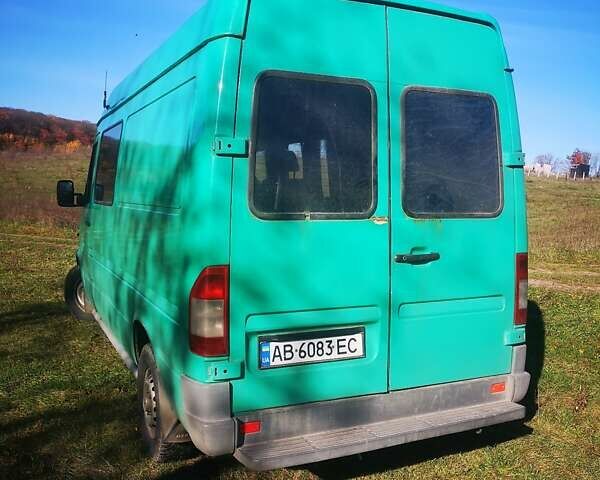 Зеленый Мерседес Sprinter, объемом двигателя 2.9 л и пробегом 750 тыс. км за 7500 $, фото 4 на Automoto.ua
