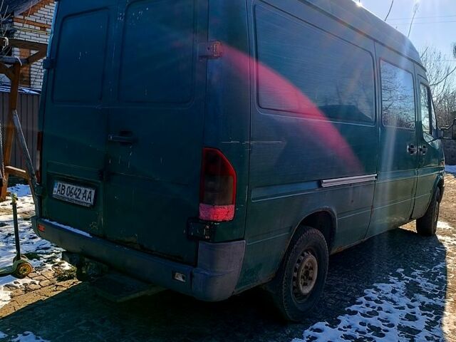 Зеленый Мерседес Sprinter, объемом двигателя 29 л и пробегом 540 тыс. км за 2300 $, фото 3 на Automoto.ua