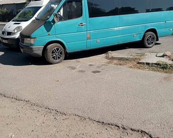 Зелений Мерседес Sprinter, об'ємом двигуна 3 л та пробігом 3 тис. км за 4500 $, фото 2 на Automoto.ua