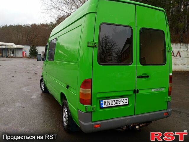 Зелений Мерседес Sprinter, об'ємом двигуна 2.9 л та пробігом 425 тис. км за 10350 $, фото 9 на Automoto.ua