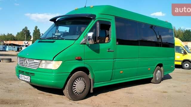 Зеленый Мерседес Sprinter, объемом двигателя 2.87 л и пробегом 560 тыс. км за 9500 $, фото 1 на Automoto.ua