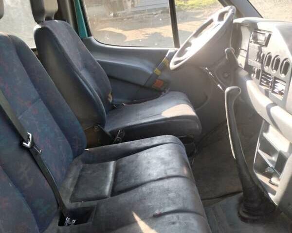 Зеленый Мерседес Sprinter, объемом двигателя 2.3 л и пробегом 260 тыс. км за 2100 $, фото 6 на Automoto.ua