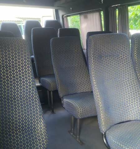 Зеленый Мерседес Sprinter, объемом двигателя 2.15 л и пробегом 400 тыс. км за 8900 $, фото 5 на Automoto.ua