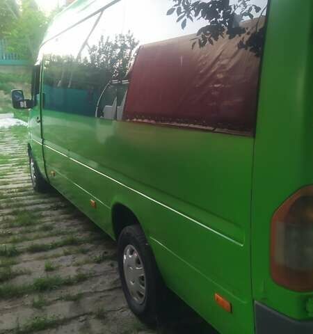 Зеленый Мерседес Sprinter, объемом двигателя 2.15 л и пробегом 400 тыс. км за 8900 $, фото 9 на Automoto.ua