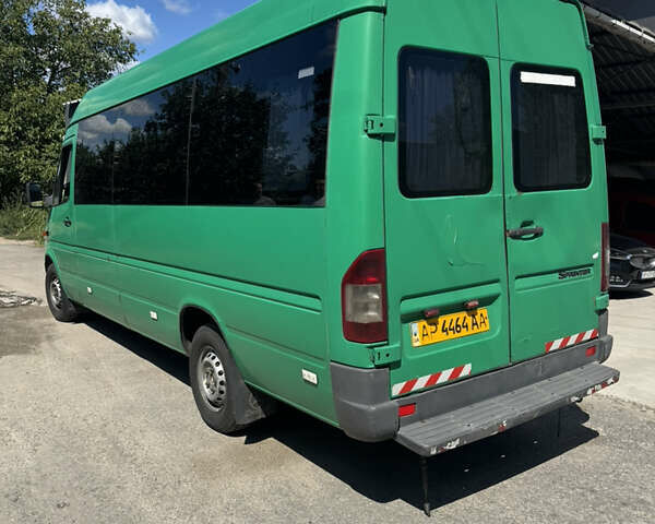 Зеленый Мерседес Sprinter, объемом двигателя 2.15 л и пробегом 840 тыс. км за 5500 $, фото 3 на Automoto.ua