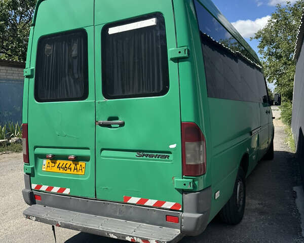 Зеленый Мерседес Sprinter, объемом двигателя 2.15 л и пробегом 840 тыс. км за 5500 $, фото 4 на Automoto.ua