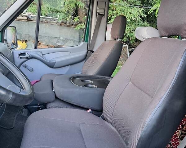 Зеленый Мерседес Sprinter, объемом двигателя 0 л и пробегом 544 тыс. км за 9000 $, фото 5 на Automoto.ua