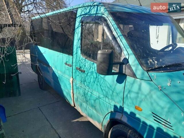 Зеленый Мерседес Sprinter, объемом двигателя 2.1 л и пробегом 547 тыс. км за 5300 $, фото 3 на Automoto.ua