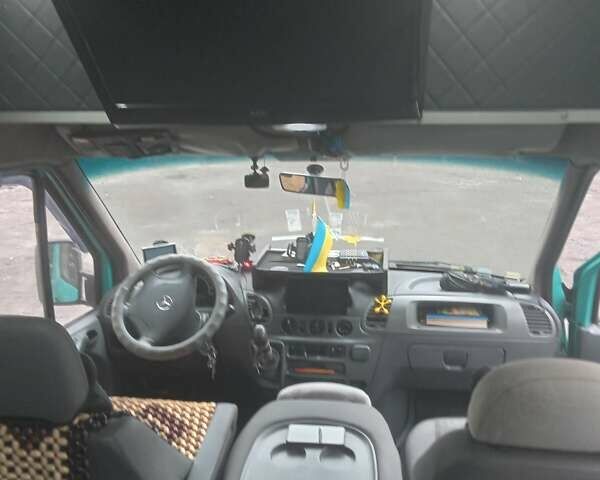 Зеленый Мерседес Sprinter, объемом двигателя 2.15 л и пробегом 700 тыс. км за 8000 $, фото 6 на Automoto.ua