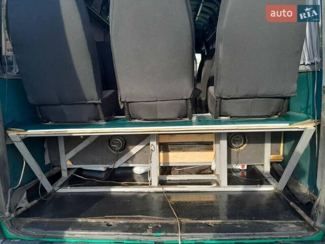 Зеленый Мерседес Sprinter, объемом двигателя 2.15 л и пробегом 765 тыс. км за 7000 $, фото 30 на Automoto.ua