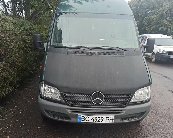 Зелений Мерседес Sprinter, об'ємом двигуна 2.7 л та пробігом 999 тис. км за 9000 $, фото 1 на Automoto.ua