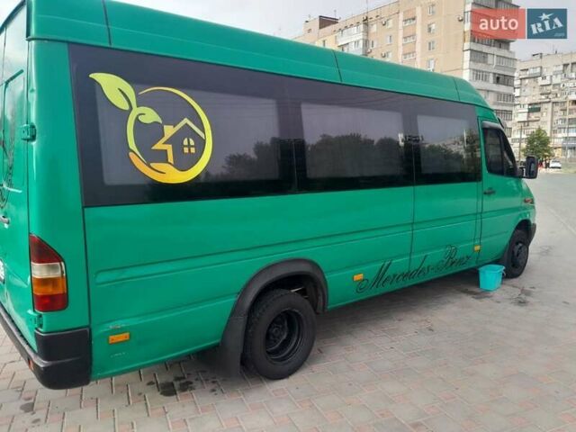 Зеленый Мерседес Sprinter, объемом двигателя 2.15 л и пробегом 765 тыс. км за 7000 $, фото 18 на Automoto.ua