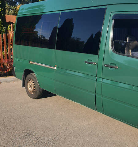 Зелений Мерседес Sprinter, об'ємом двигуна 2.2 л та пробігом 580 тис. км за 8500 $, фото 6 на Automoto.ua