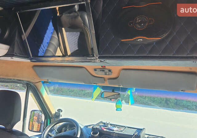 Зелений Мерседес Sprinter, об'ємом двигуна 2.2 л та пробігом 580 тис. км за 8500 $, фото 12 на Automoto.ua