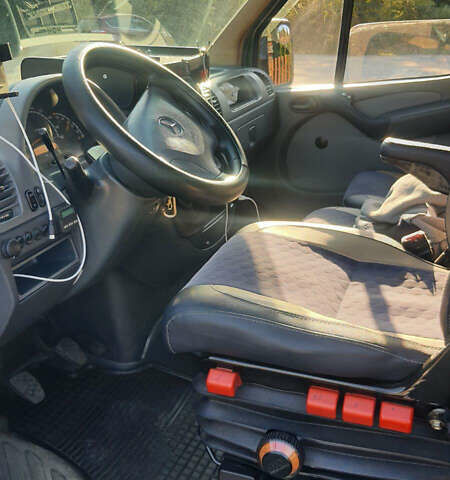 Зелений Мерседес Sprinter, об'ємом двигуна 2.2 л та пробігом 580 тис. км за 8500 $, фото 15 на Automoto.ua