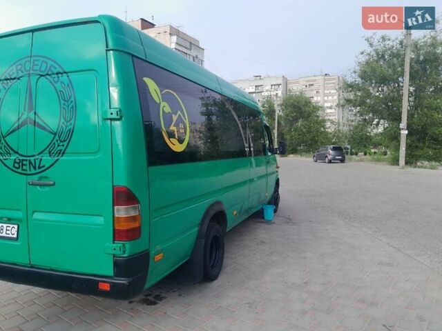 Зеленый Мерседес Sprinter, объемом двигателя 2.15 л и пробегом 765 тыс. км за 7000 $, фото 14 на Automoto.ua