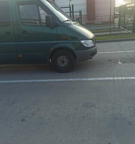 Зелений Мерседес Sprinter, об'ємом двигуна 2.7 л та пробігом 999 тис. км за 9000 $, фото 6 на Automoto.ua