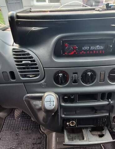 Зелений Мерседес Sprinter, об'ємом двигуна 2.69 л та пробігом 640 тис. км за 7800 $, фото 5 на Automoto.ua