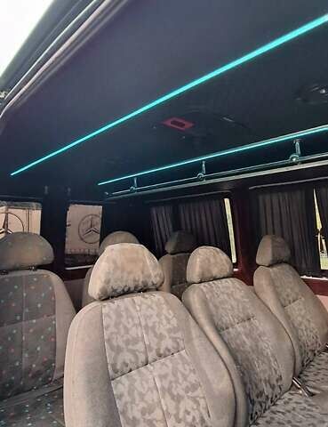 Зелений Мерседес Sprinter, об'ємом двигуна 2.69 л та пробігом 640 тис. км за 7800 $, фото 3 на Automoto.ua