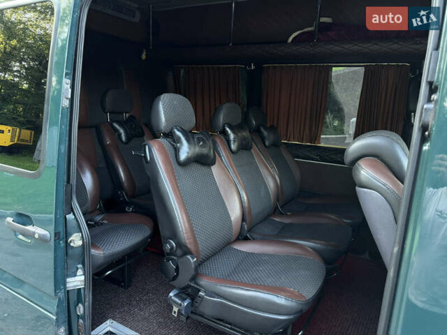 Зелений Мерседес Sprinter, об'ємом двигуна 2.7 л та пробігом 370 тис. км за 10800 $, фото 22 на Automoto.ua