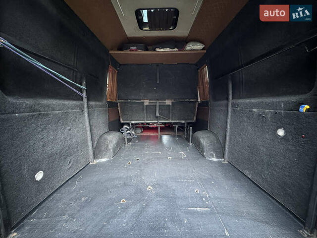 Зелений Мерседес Sprinter, об'ємом двигуна 2.7 л та пробігом 370 тис. км за 10800 $, фото 33 на Automoto.ua