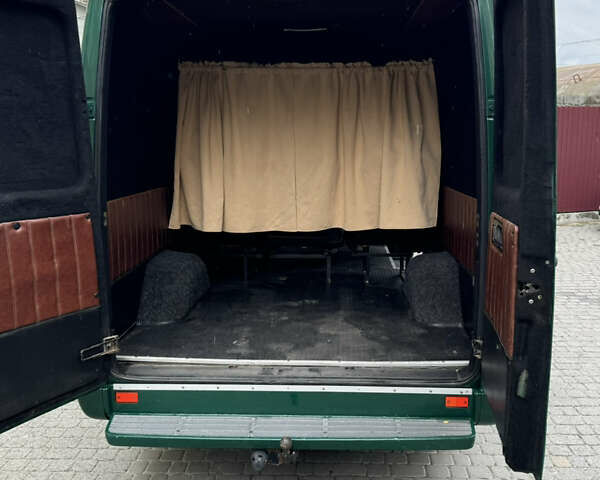 Зеленый Мерседес Sprinter, объемом двигателя 2.7 л и пробегом 600 тыс. км за 10200 $, фото 15 на Automoto.ua