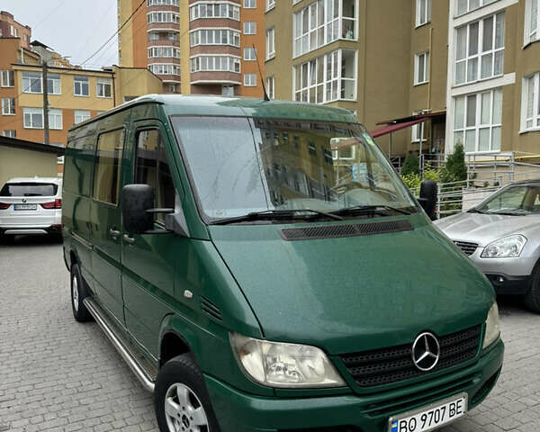 Зеленый Мерседес Sprinter, объемом двигателя 2.7 л и пробегом 600 тыс. км за 10200 $, фото 1 на Automoto.ua