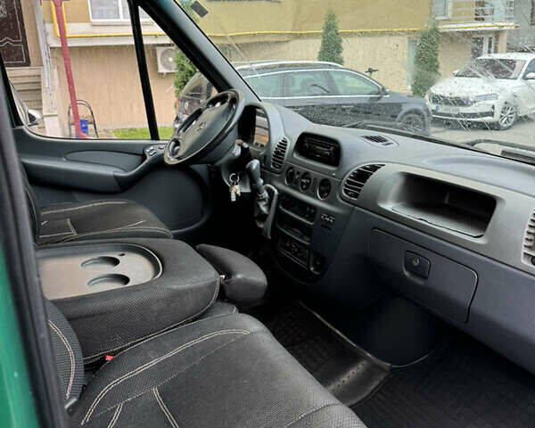 Зеленый Мерседес Sprinter, объемом двигателя 2.7 л и пробегом 600 тыс. км за 10200 $, фото 9 на Automoto.ua