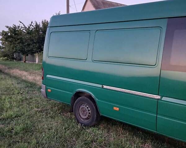 Зелений Мерседес Sprinter, об'ємом двигуна 2.2 л та пробігом 700 тис. км за 9000 $, фото 6 на Automoto.ua