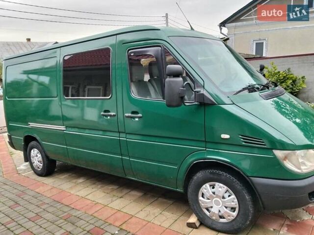 Зеленый Мерседес Sprinter, объемом двигателя 2.1 л и пробегом 750 тыс. км за 9700 $, фото 1 на Automoto.ua