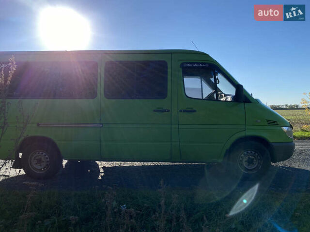 Зеленый Мерседес Sprinter, объемом двигателя 2.1 л и пробегом 400 тыс. км за 7500 $, фото 3 на Automoto.ua