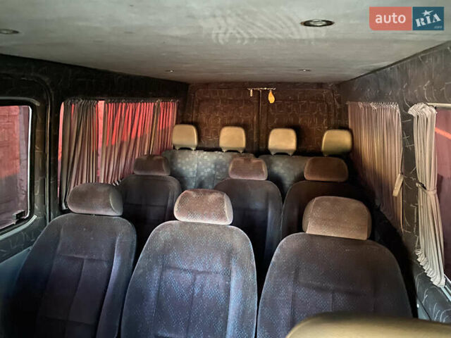 Зеленый Мерседес Sprinter, объемом двигателя 2.1 л и пробегом 400 тыс. км за 7500 $, фото 6 на Automoto.ua
