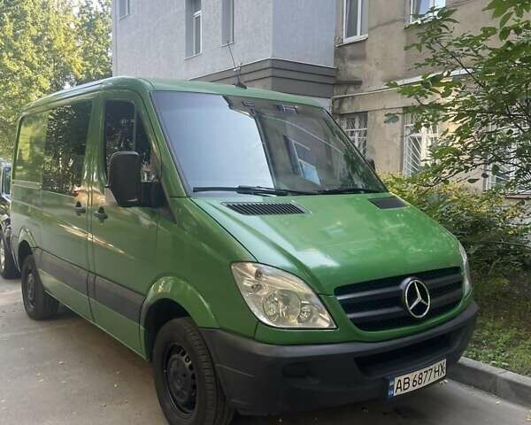Зеленый Мерседес Sprinter, объемом двигателя 2.15 л и пробегом 418 тыс. км за 10000 $, фото 6 на Automoto.ua