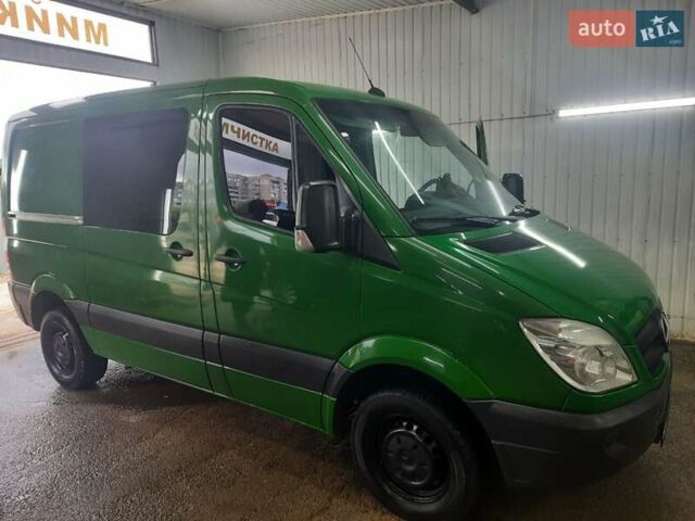 Зелений Мерседес Sprinter, об'ємом двигуна 2.2 л та пробігом 417 тис. км за 10000 $, фото 1 на Automoto.ua