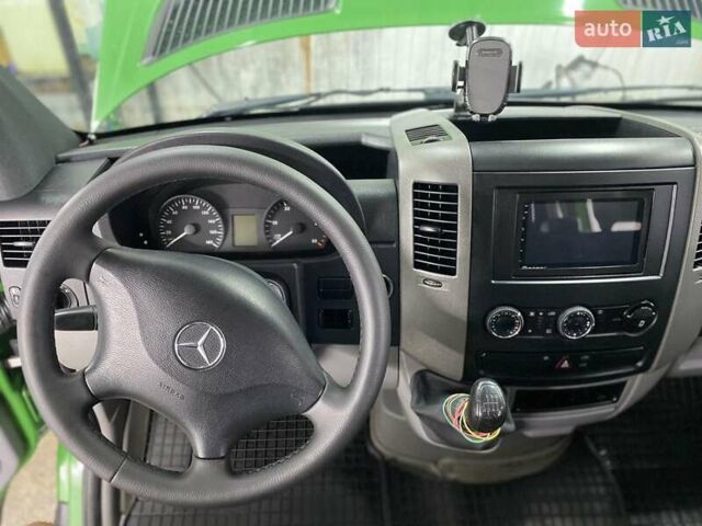 Зелений Мерседес Sprinter, об'ємом двигуна 2.2 л та пробігом 417 тис. км за 10000 $, фото 11 на Automoto.ua