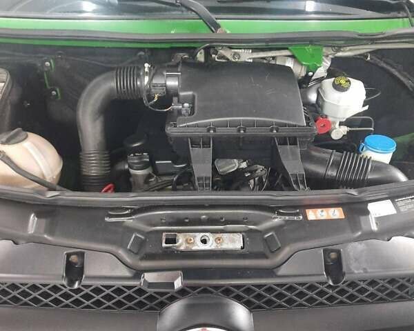 Зеленый Мерседес Sprinter, объемом двигателя 2.15 л и пробегом 418 тыс. км за 10000 $, фото 7 на Automoto.ua