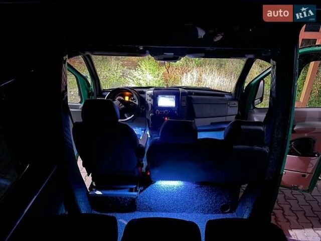 Зеленый Мерседес Sprinter, объемом двигателя 2.14 л и пробегом 150 тыс. км за 18900 $, фото 13 на Automoto.ua