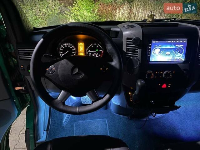 Зеленый Мерседес Sprinter, объемом двигателя 2.14 л и пробегом 150 тыс. км за 18900 $, фото 14 на Automoto.ua
