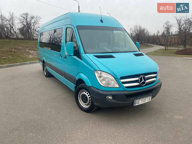 Зеленый Мерседес Sprinter, объемом двигателя 3 л и пробегом 845 тыс. км за 23900 $, фото 1 на Automoto.ua