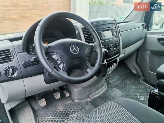 Зеленый Мерседес Sprinter, объемом двигателя 3 л и пробегом 450 тыс. км за 13700 $, фото 5 на Automoto.ua