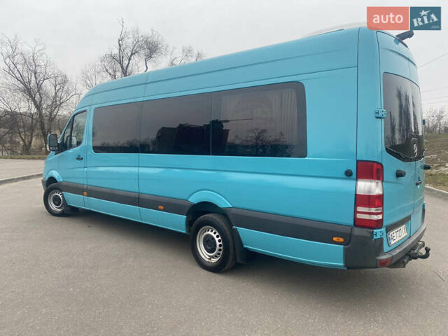 Зеленый Мерседес Sprinter, объемом двигателя 2.99 л и пробегом 600 тыс. км за 19999 $, фото 6 на Automoto.ua