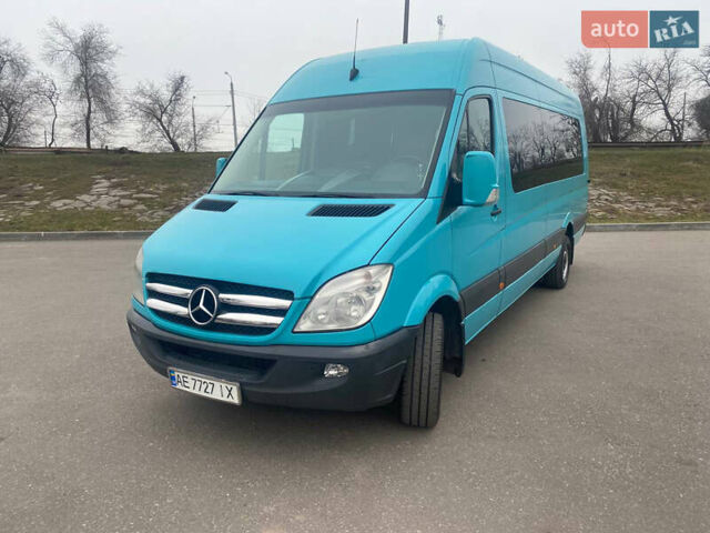 Зеленый Мерседес Sprinter, объемом двигателя 3 л и пробегом 845 тыс. км за 23900 $, фото 2 на Automoto.ua