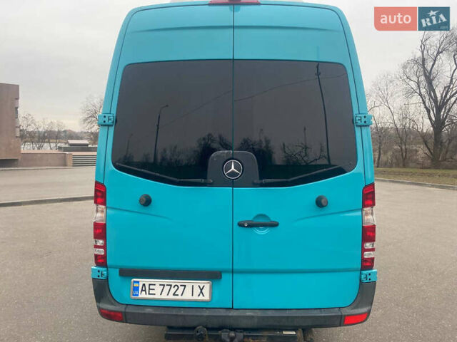 Зеленый Мерседес Sprinter, объемом двигателя 3 л и пробегом 845 тыс. км за 23900 $, фото 5 на Automoto.ua