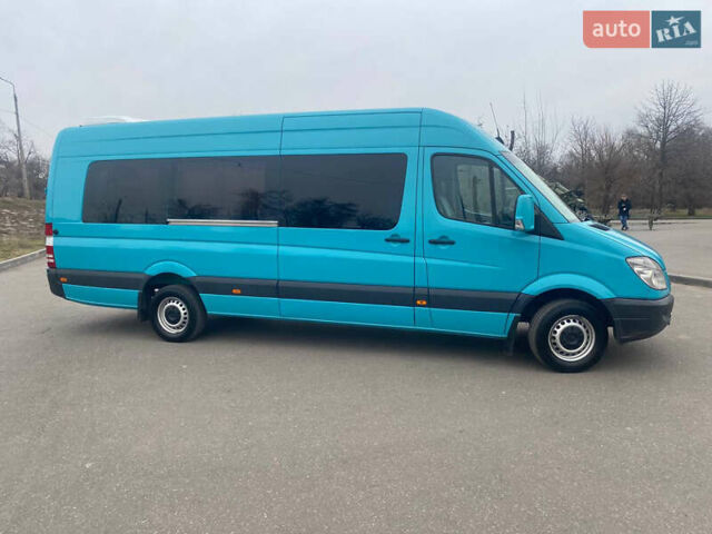 Зеленый Мерседес Sprinter, объемом двигателя 3 л и пробегом 845 тыс. км за 23900 $, фото 3 на Automoto.ua